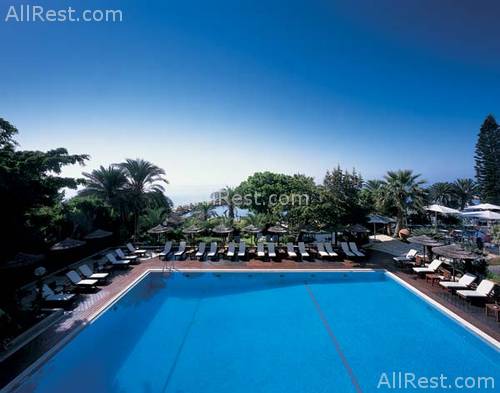 Amathus Beach Hotel 4